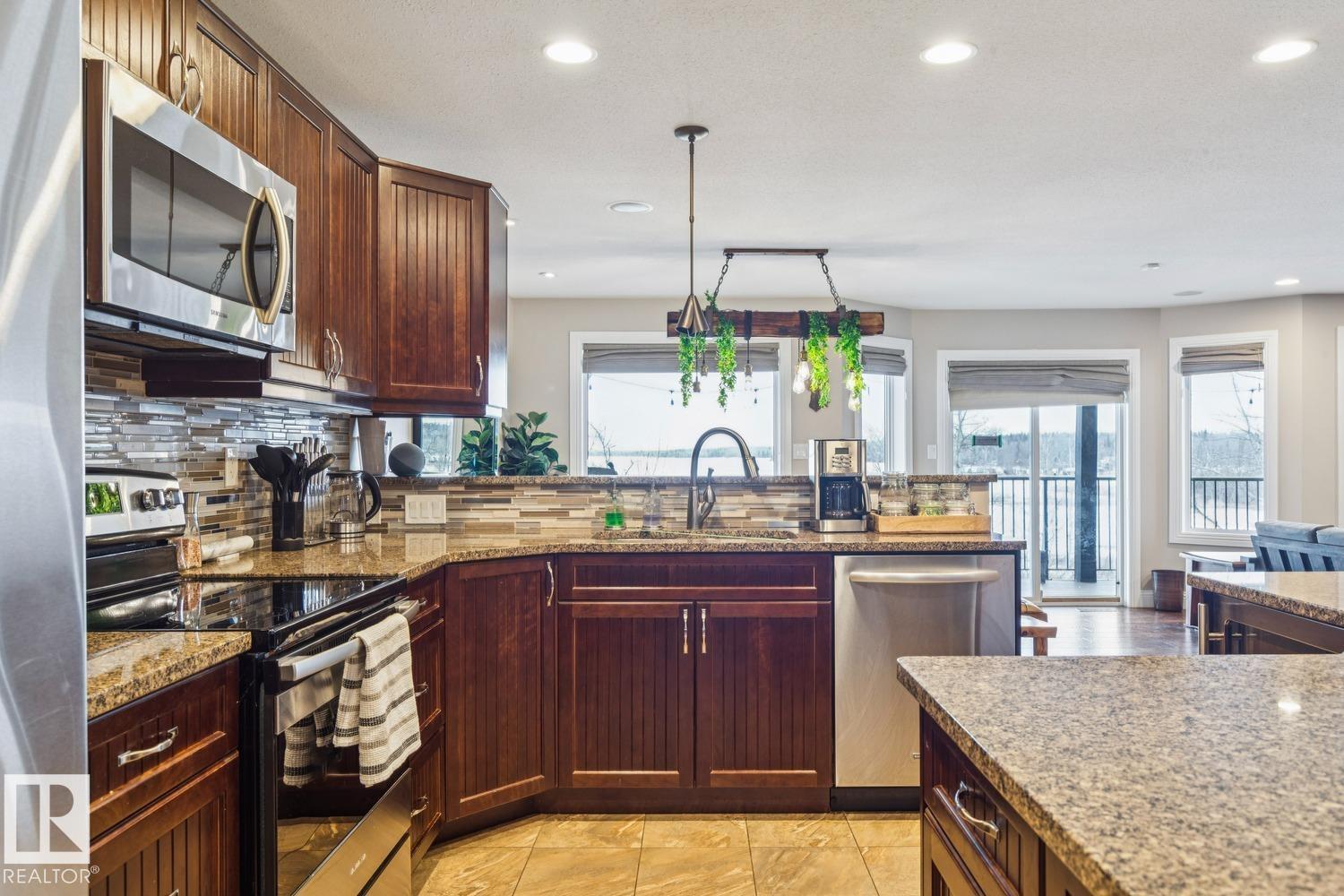 14 Spruce Rd, Rural Lac Ste. Anne County, Alberta  T0E 0X0 - Photo 13 - E4483888