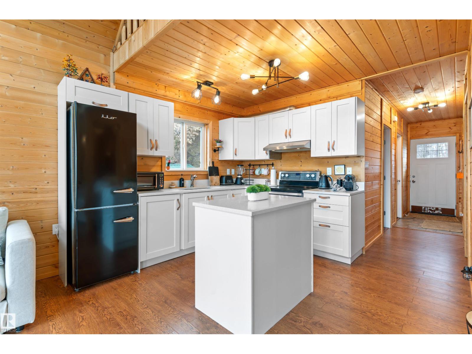 51 Lakeshore Dr, Rural Lac Ste. Anne County, Alberta  T0E 1V0 - Photo 11 - E4484439