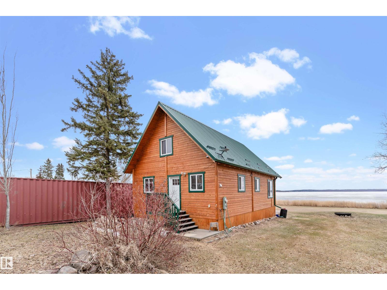 51 Lakeshore Dr, Rural Lac Ste. Anne County, Alberta  T0E 1V0 - Photo 2 - E4484439