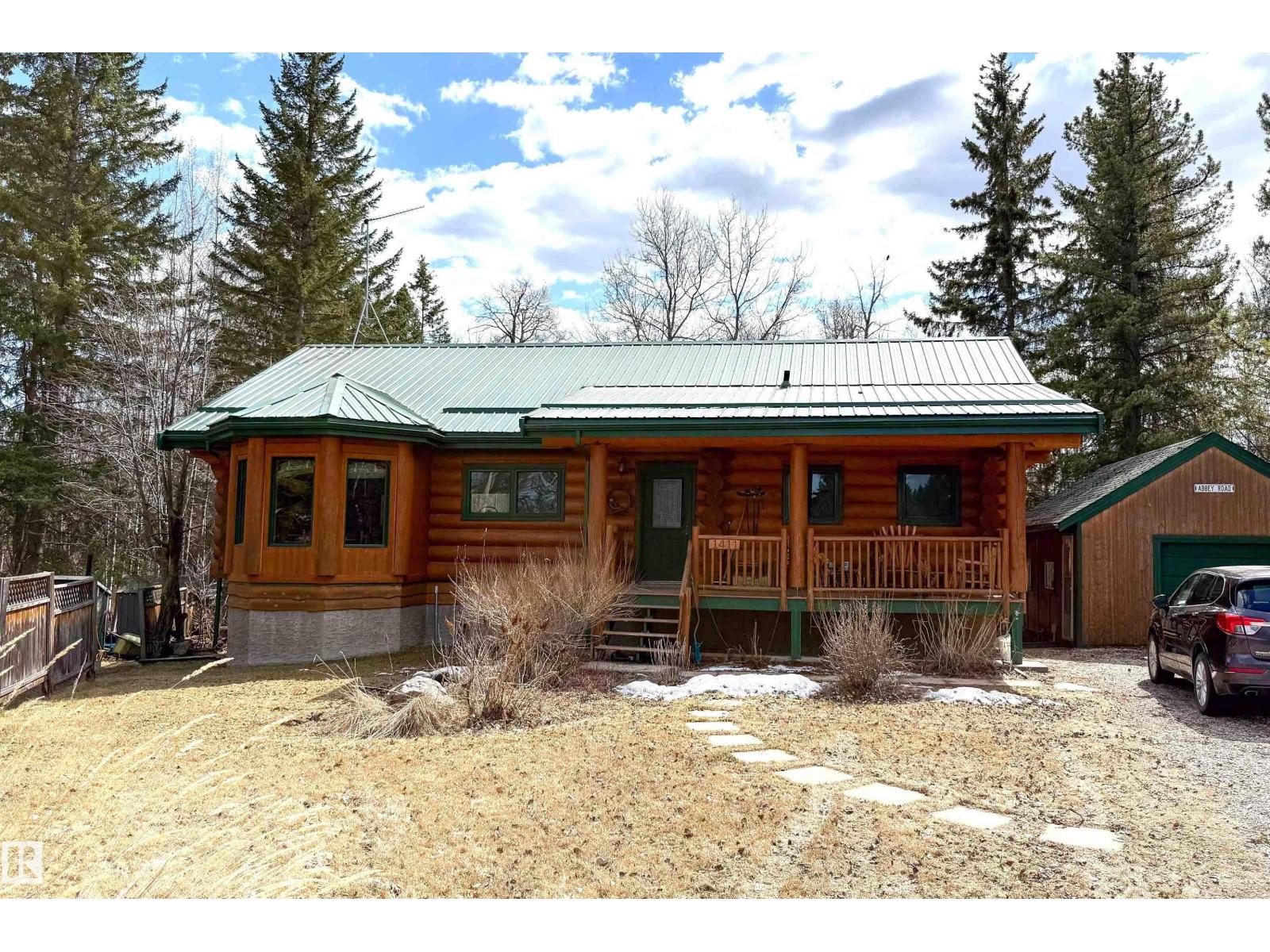 1411 Park Cr, Rural Lac Ste. Anne County, Alberta  T0E 0A2 - Photo 1 - E4485052