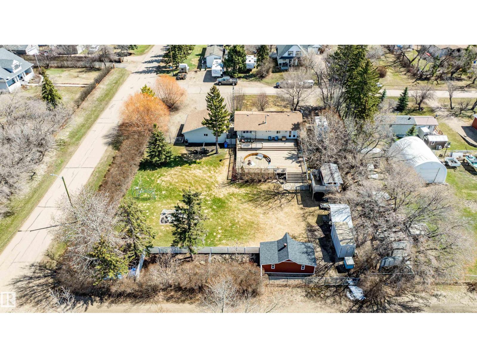 8 Macrae St, Erskine, Alberta  T0C 1G0 - Photo 1 - E4485193