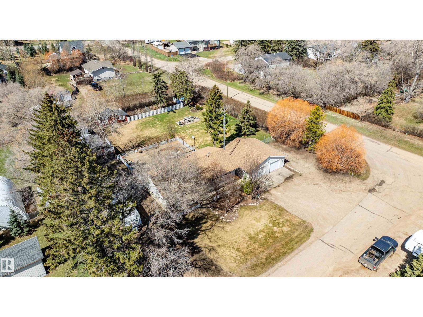 8 Macrae St, Erskine, Alberta  T0C 1G0 - Photo 2 - E4485193