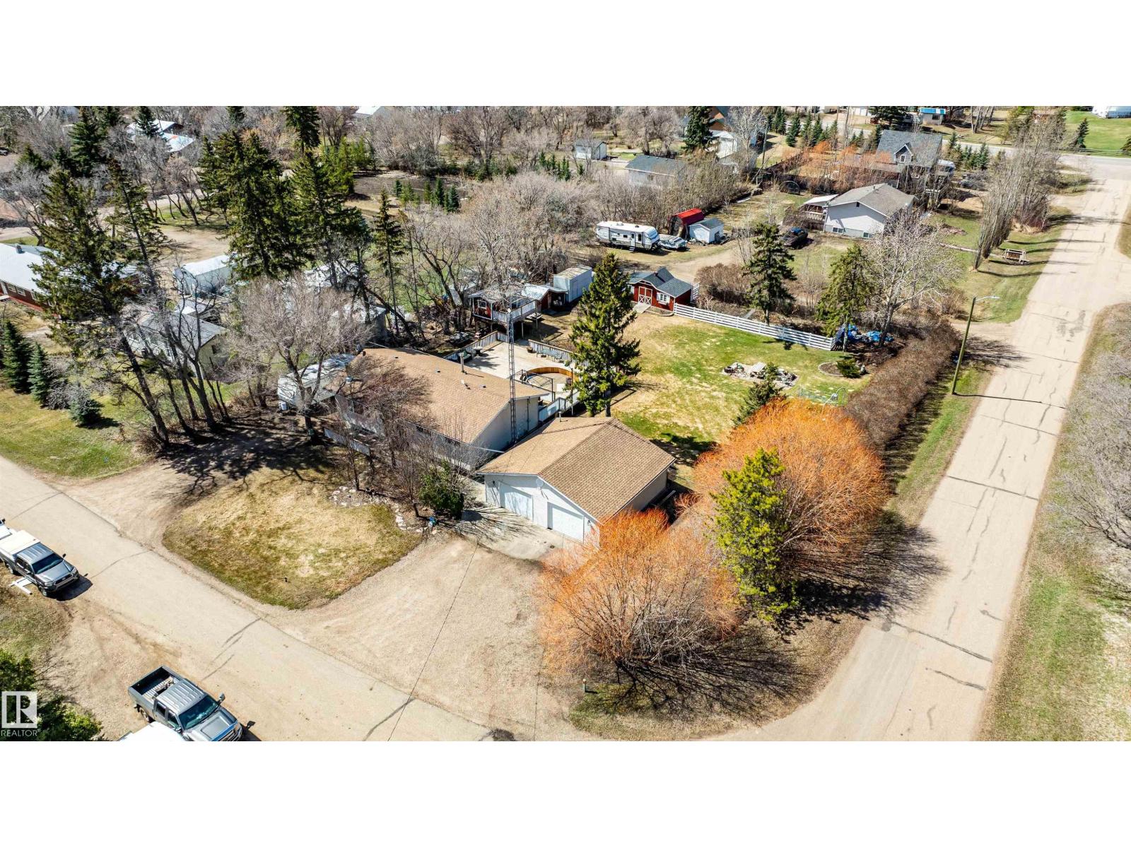 8 Macrae St, Erskine, Alberta  T0C 1G0 - Photo 3 - E4485193