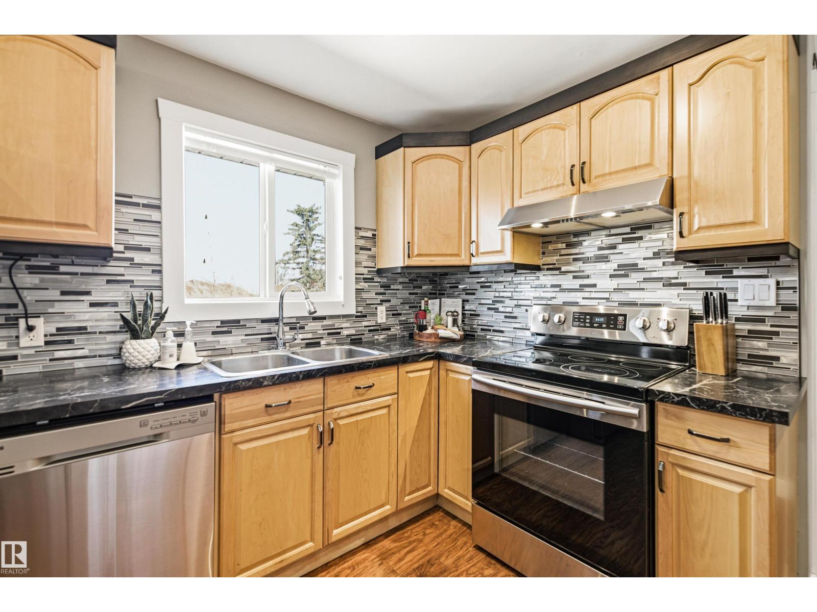 8 Macrae St, Erskine, Alberta  T0C 1G0 - Photo 36 - E4485193