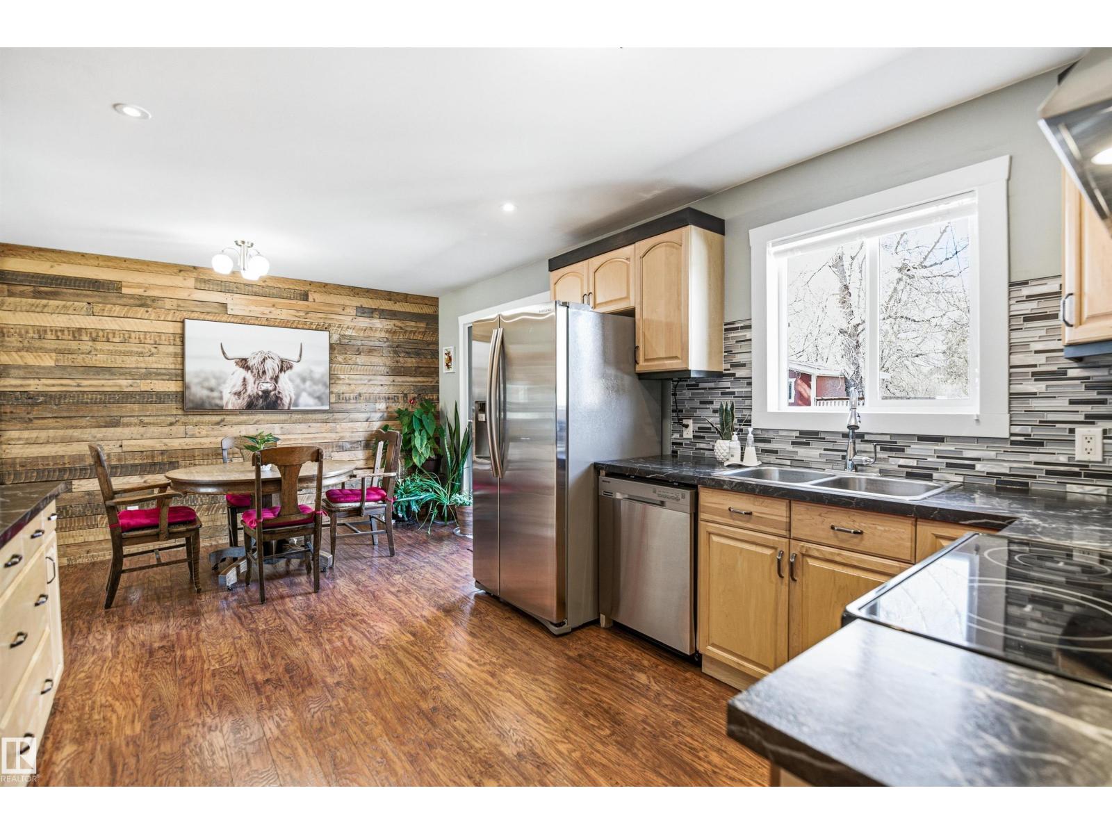 8 Macrae St, Erskine, Alberta  T0C 1G0 - Photo 39 - E4485193