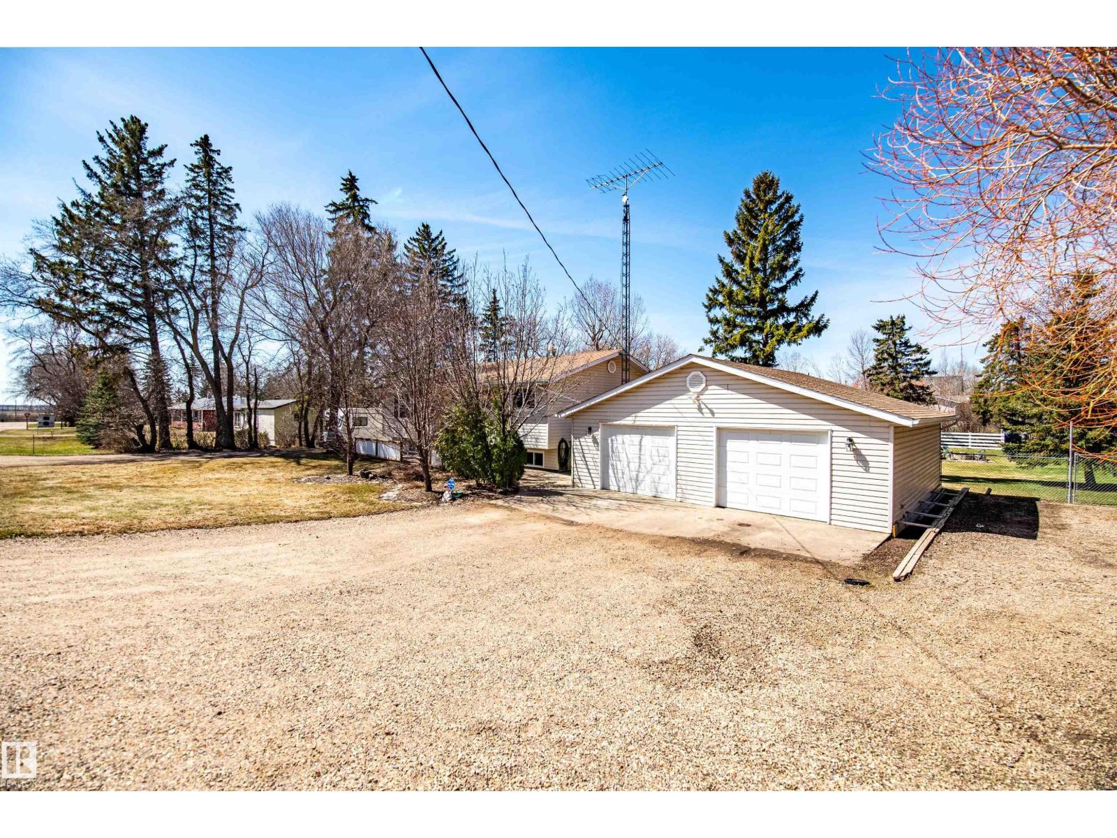 8 Macrae St, Erskine, Alberta  T0C 1G0 - Photo 71 - E4485193