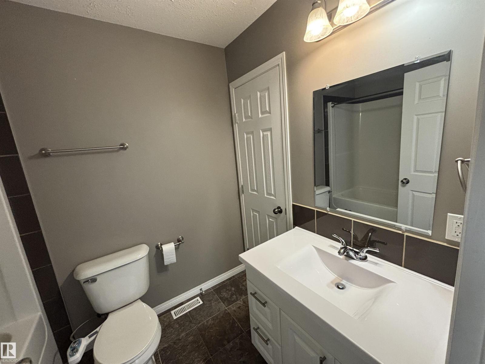 5041 45 St, Drayton Valley, Alberta  T7A 1E1 - Photo 6 - E4485593