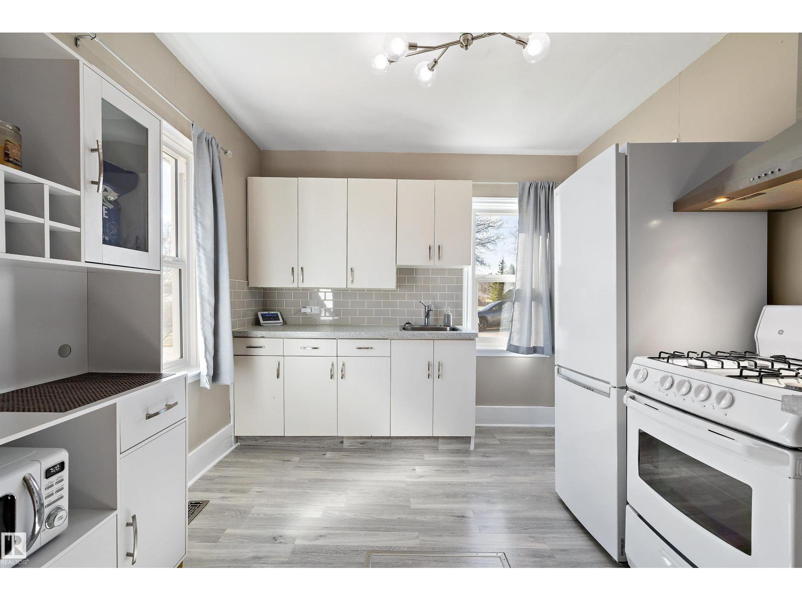 4908 49 Av, Onoway, Alberta  T0E 1V0 - Photo 5 - E4485783