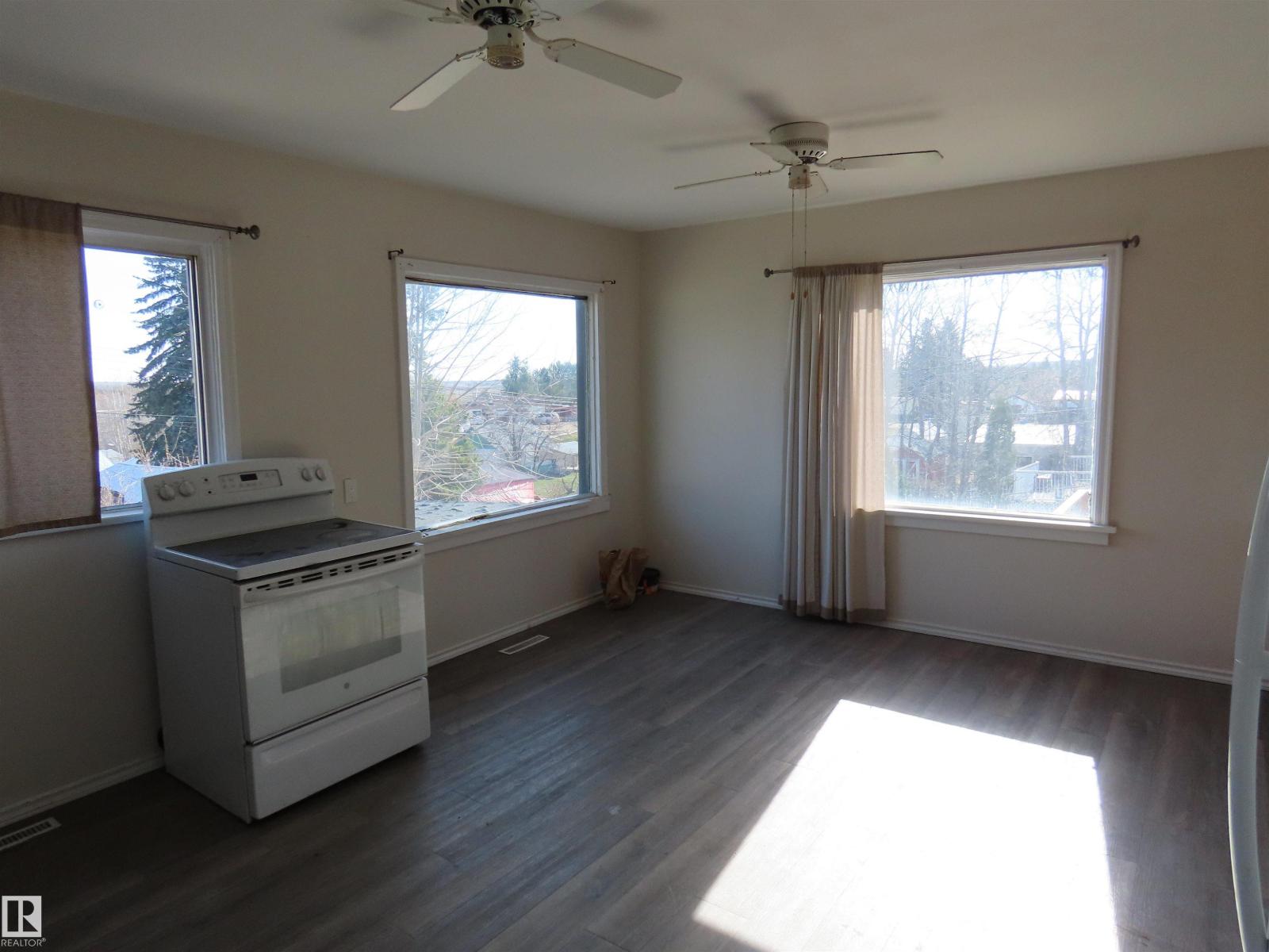 4928 51 Av, Sangudo, Alberta  T0E 2A0 - Photo 11 - E4486028