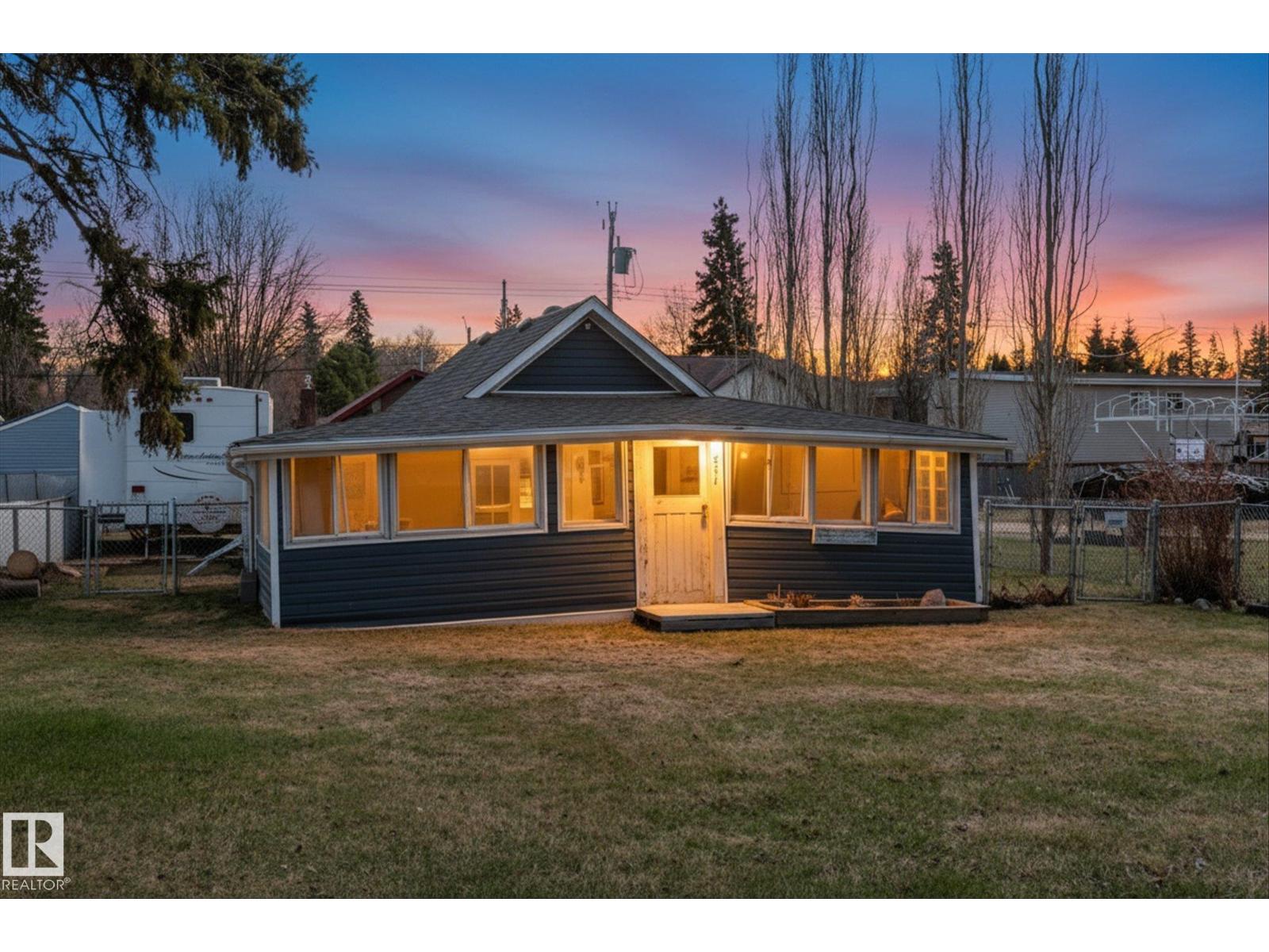5211 50 Av, Rural Lac Ste. Anne County, Alberta T0E 0A0 - Photo 1 - E4486527