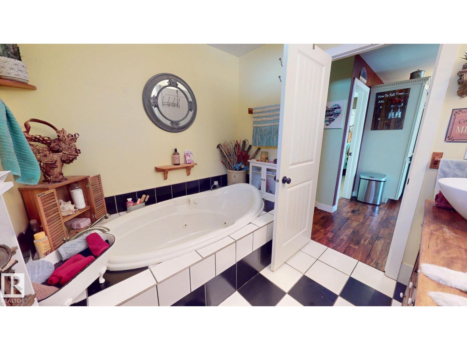 130 Lakeshore Dr, Rural Lac Ste. Anne County, Alberta  T0E 1V0 - Photo 16 - E4486739