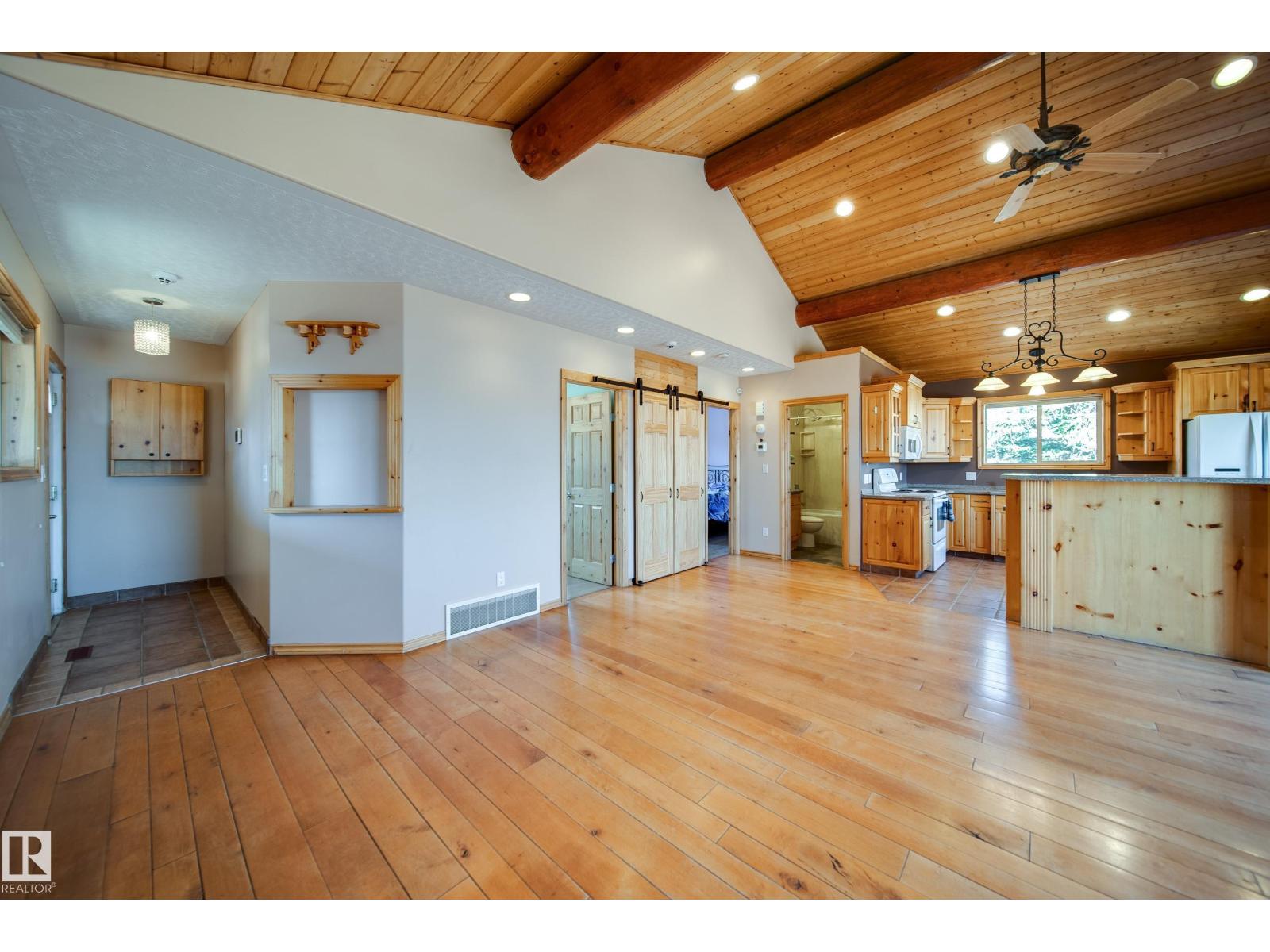 436 Lakeview Dr, Rural Lac Ste. Anne County, Alberta T0E 1V0 - Photo 2 - E4487462