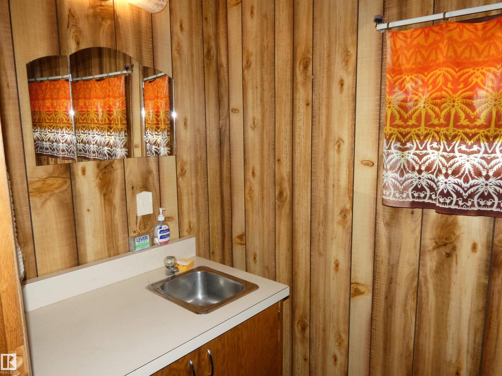 706 Meadow Av, Rural Barrhead County, Alberta T0E 1A0 - Photo 33 - E4487555