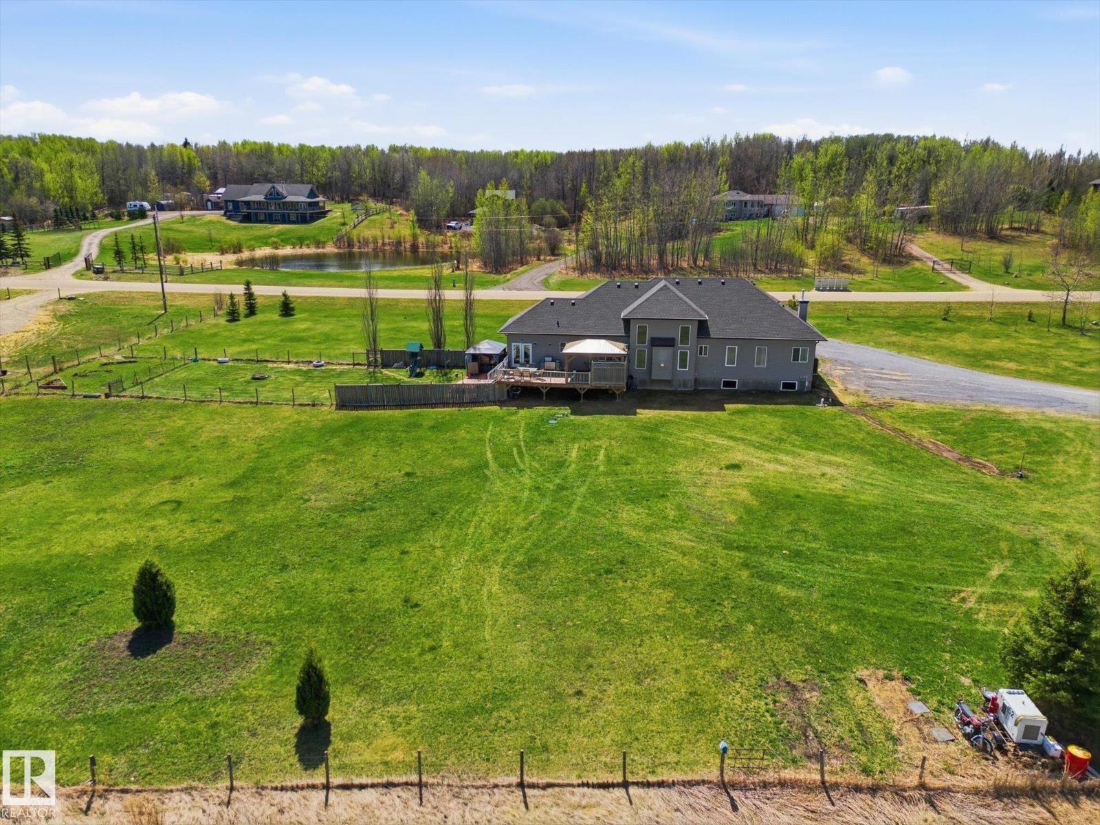 #101 54419 Rge Road 14, Rural Lac Ste. Anne County, Alberta T0E 1V0 - Photo 2 - E4487781
