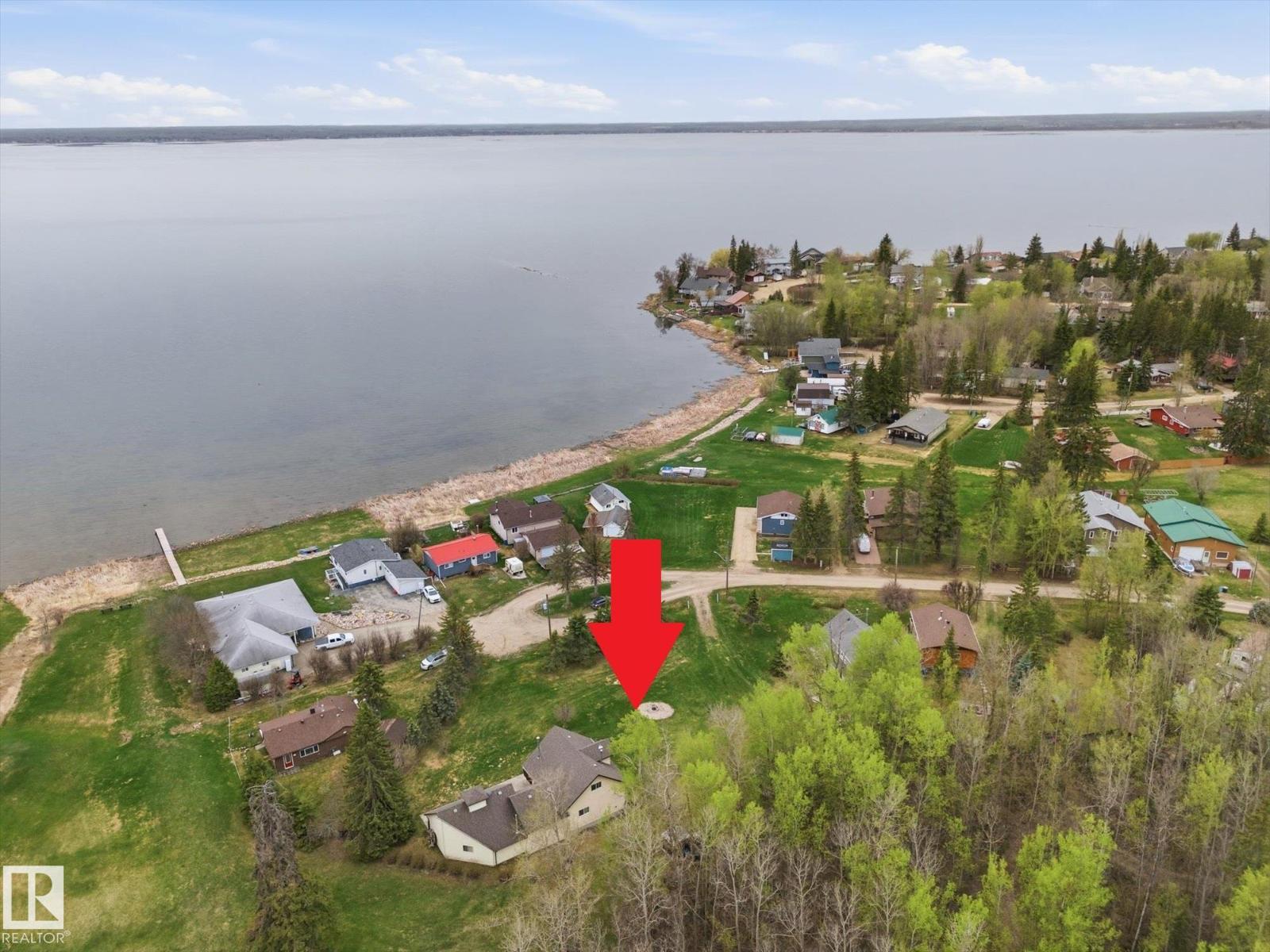217 2 Street Ross Haven, Rural Lac Ste. Anne County, Alberta  T0E 1A0 - Photo 1 - E4488208