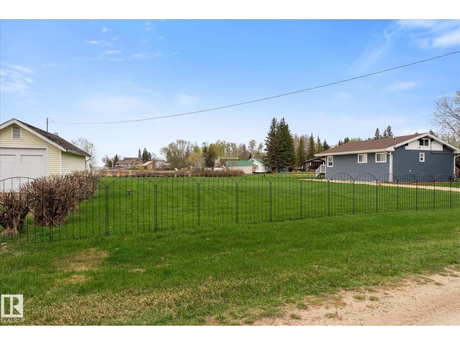 209 2 Street Ross Haven, Rural Lac Ste. Anne County, Alberta  T0E 1A0 - Photo 8 - E4488214