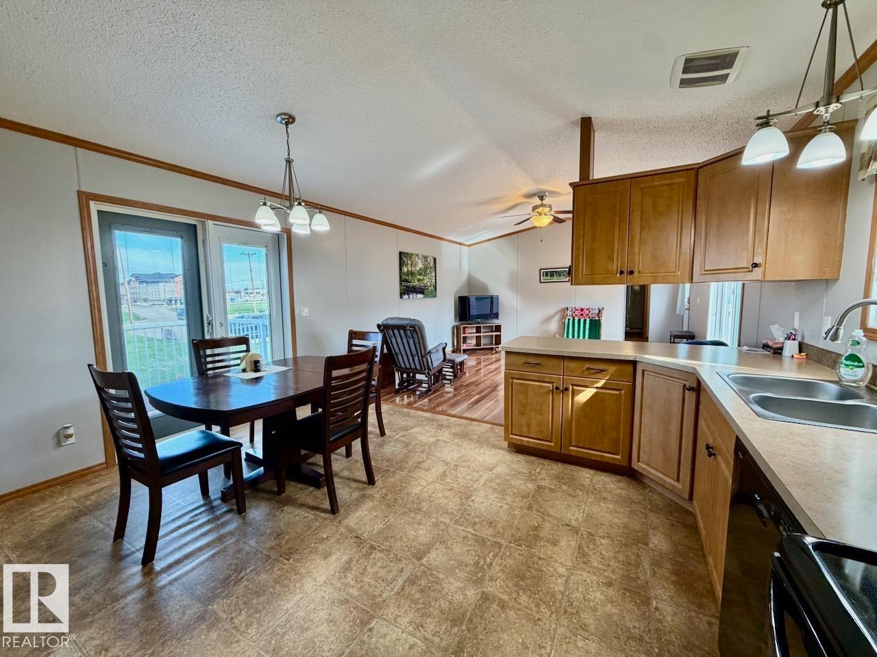 110 2251 50 St, Drayton Valley, Alberta T7A 1W1 - Photo 5 - E4488625