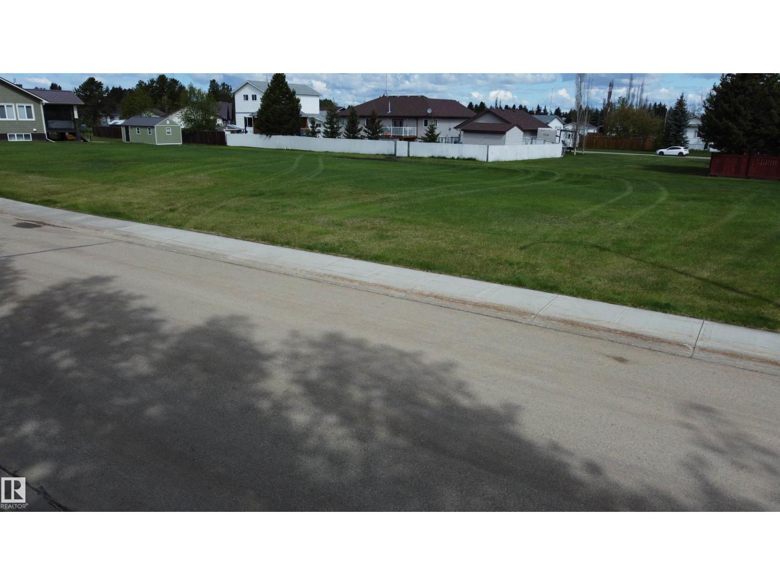 4520 50 AV, Warburg, Alberta