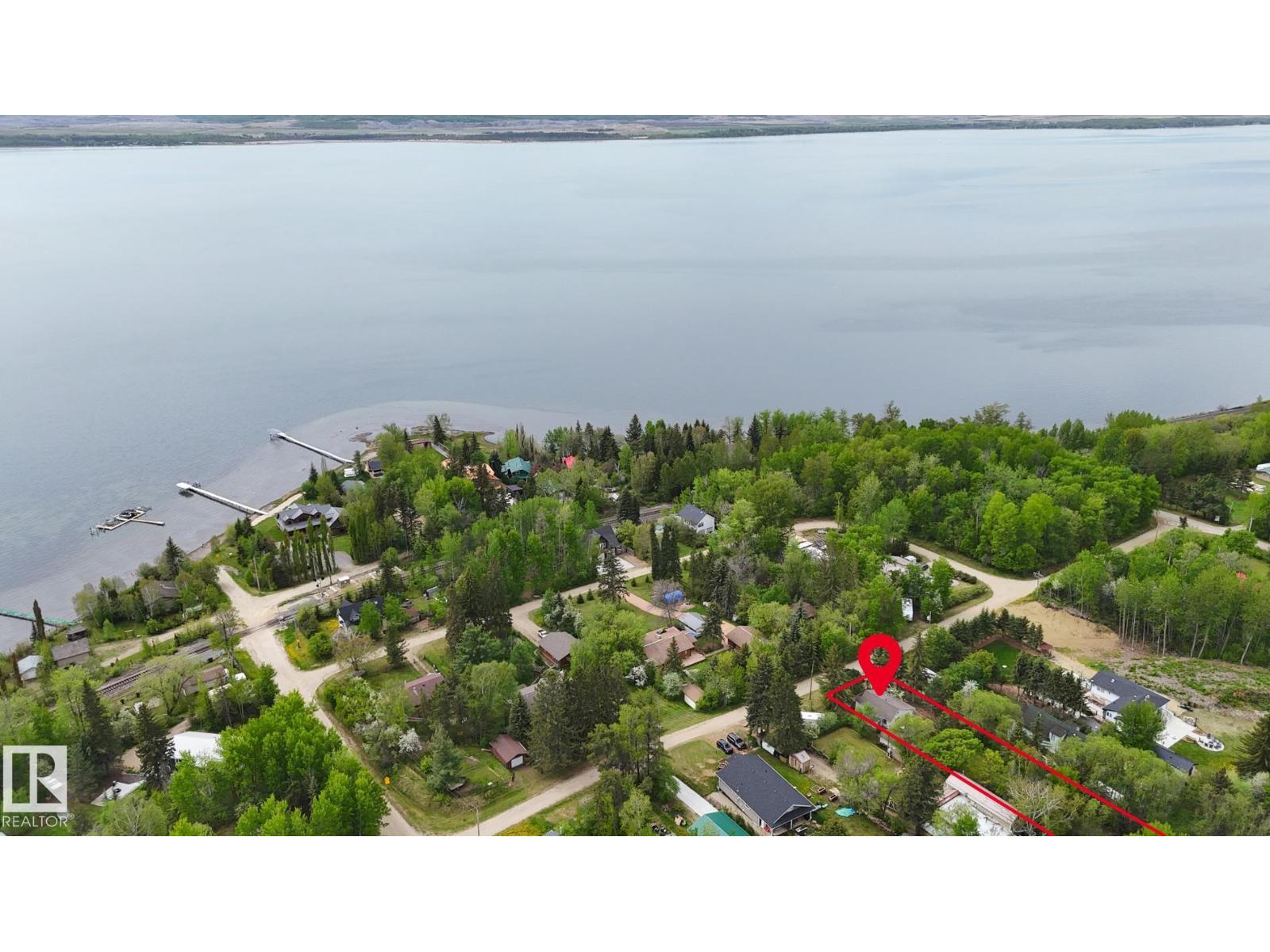 #56 4521 Lakeshore Rd, Rural Parkland County, Alberta T0E 2K0 - Photo 2 - E4490103