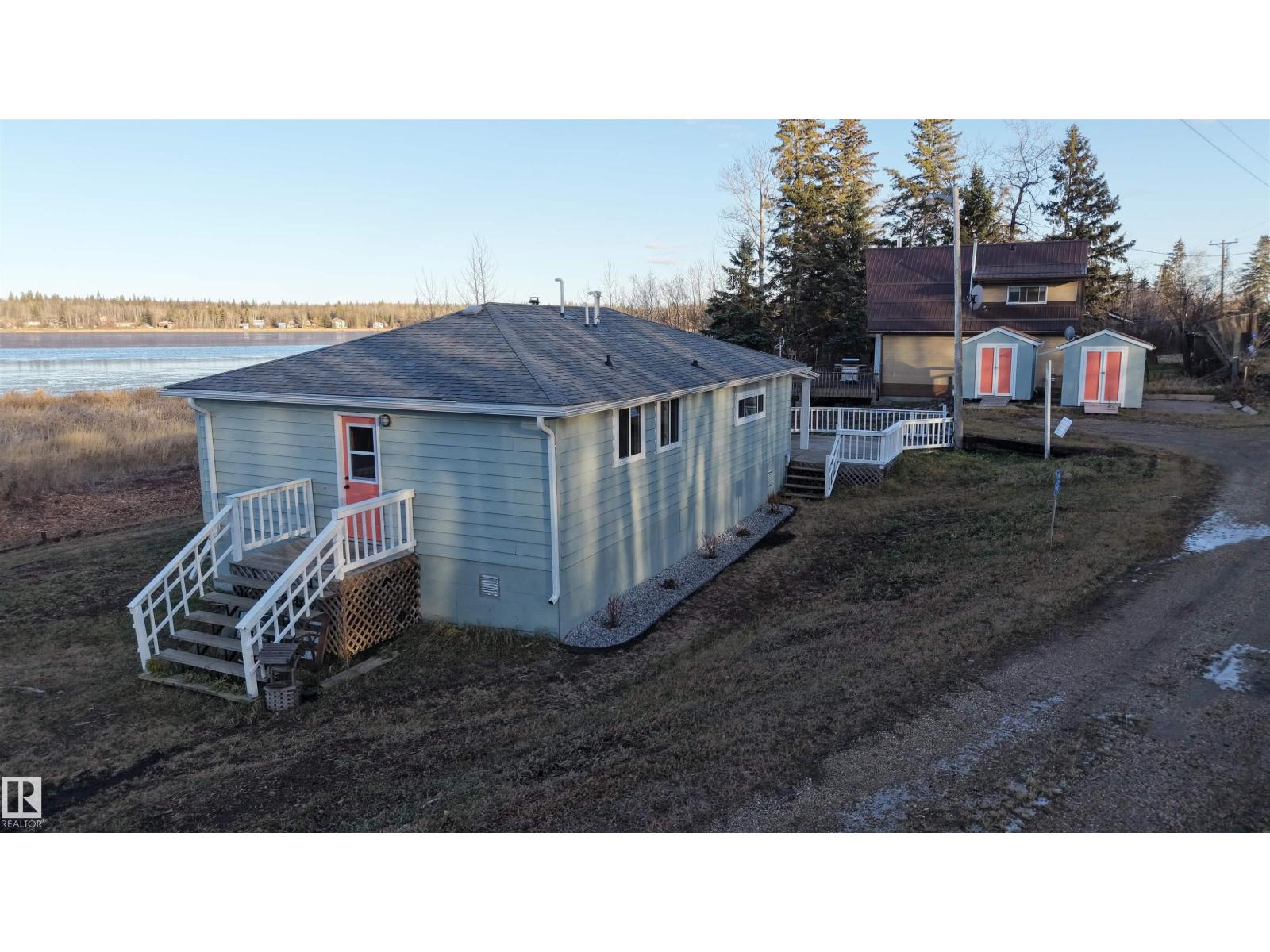 490 & 492 Lakeview Drive, Rural Lac Ste. Anne County, Alberta  T0E 1V0 - Photo 3 - E4491651
