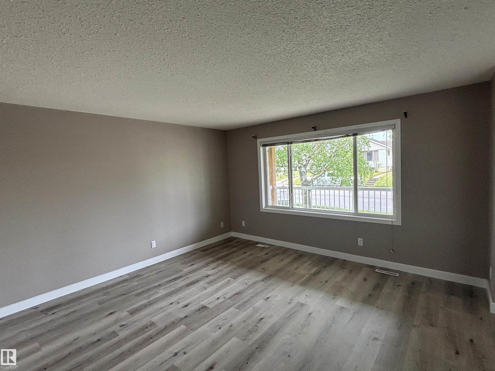 5041 45 Street, Drayton Valley, Alberta  T7A 1H3 - Photo 3 - E4491839