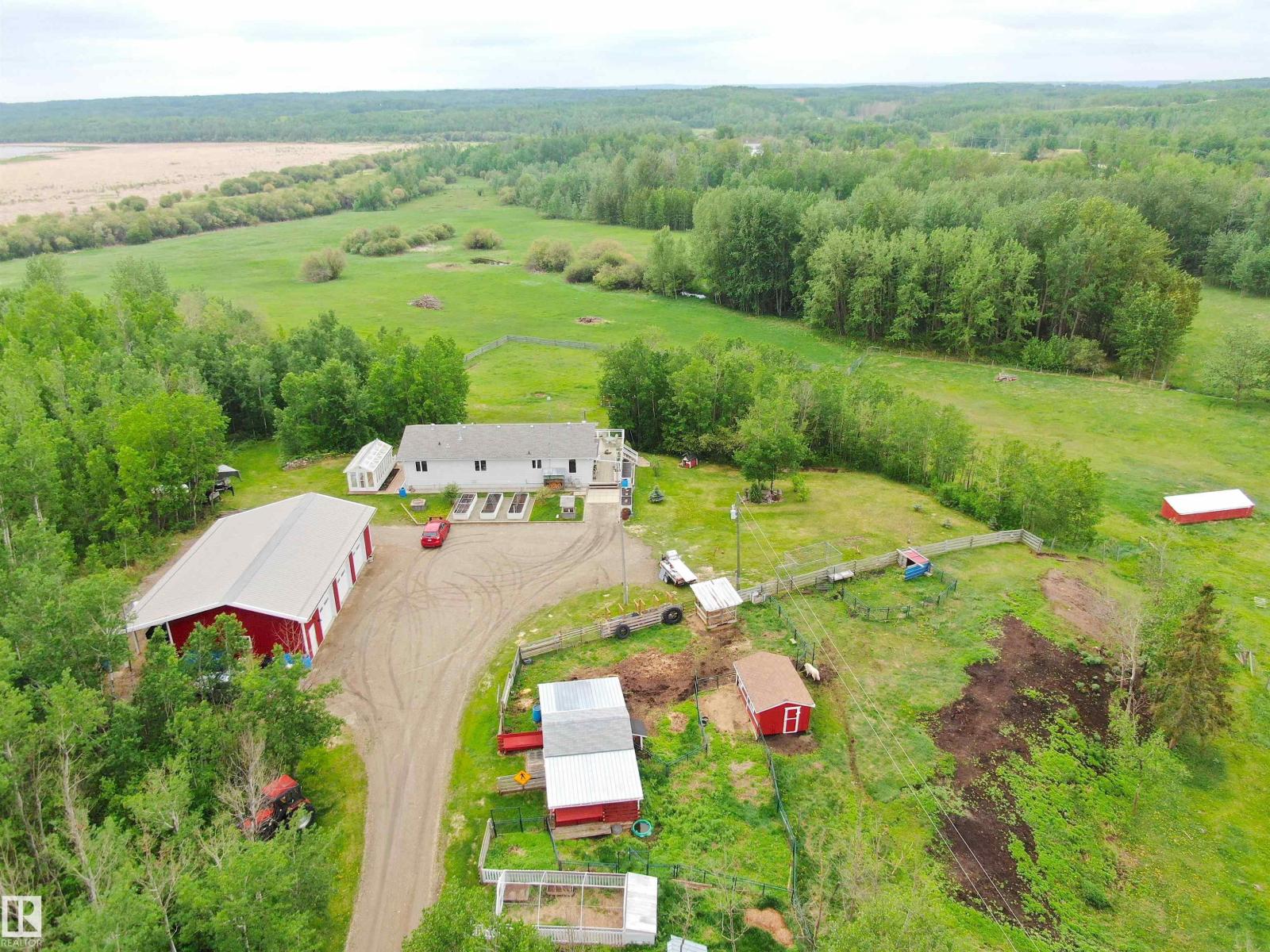 1213 Twp Road 554, Rural Lac Ste. Anne County, Alberta  T0E 1V0 - Photo 2 - E4492095
