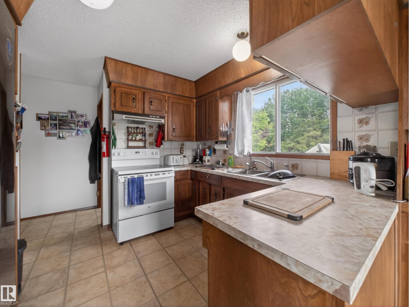 1415 Hwy 37, Rural Lac Ste. Anne County, Alberta  T0E 1V0 - Photo 17 - E4493495