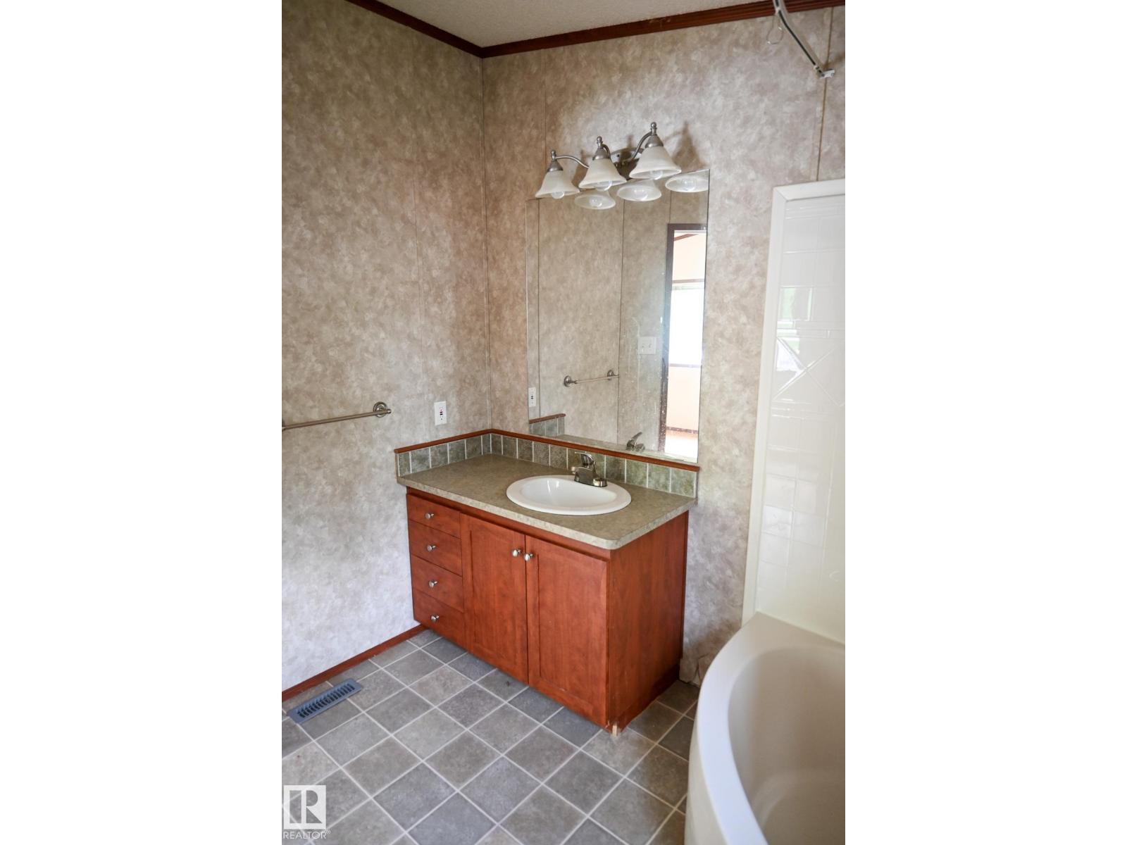 4703 52 St, Peers, Alberta  T0E 1W0 - Photo 18 - E4493661