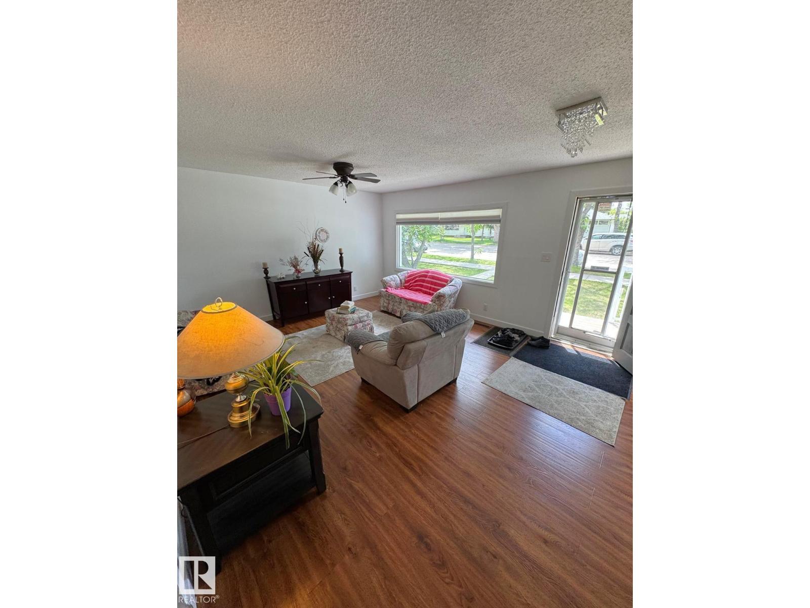 5093 45 St, Drayton Valley, Alberta T7A 1C2 - Photo 3 - E4493787