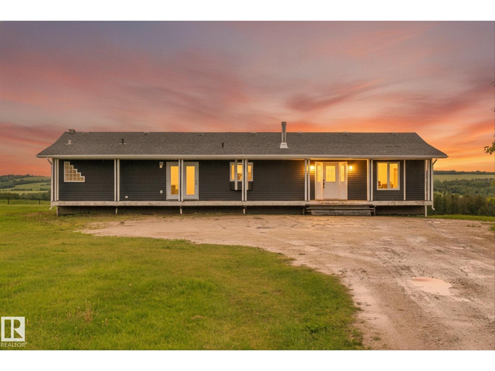 8223 Twp Road 590, Rural Lac Ste. Anne County, Alberta T0E 1N0 - Photo 1 - E4494393
