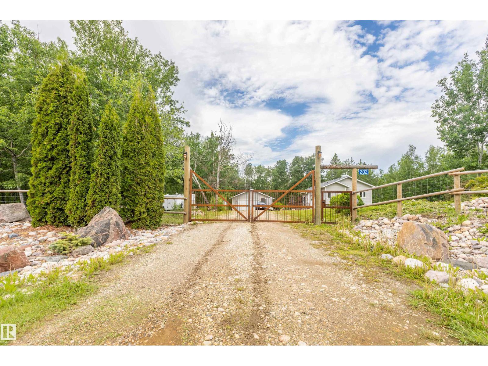 #202 55109 Hwy 777, Rural Lac Ste. Anne County, Alberta T0E 1V0 - Photo 3 - E4494625