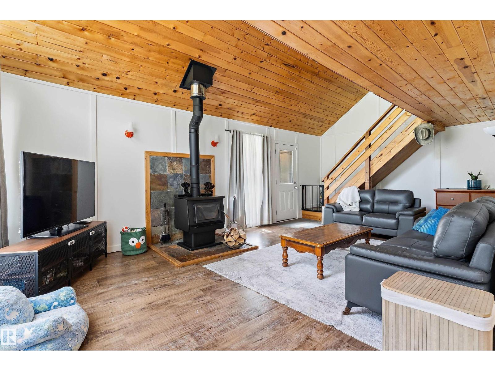 33 Hillside Cr, Rural Lac Ste. Anne County, Alberta T0E 0L0 - Photo 5 - E4494936