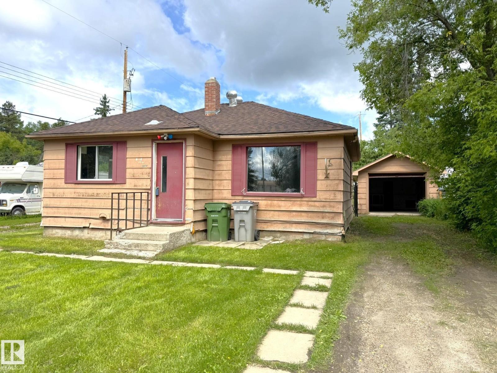 5028 52 Av, Breton, Alberta T0C 0P0 - Photo 1 - E4494978