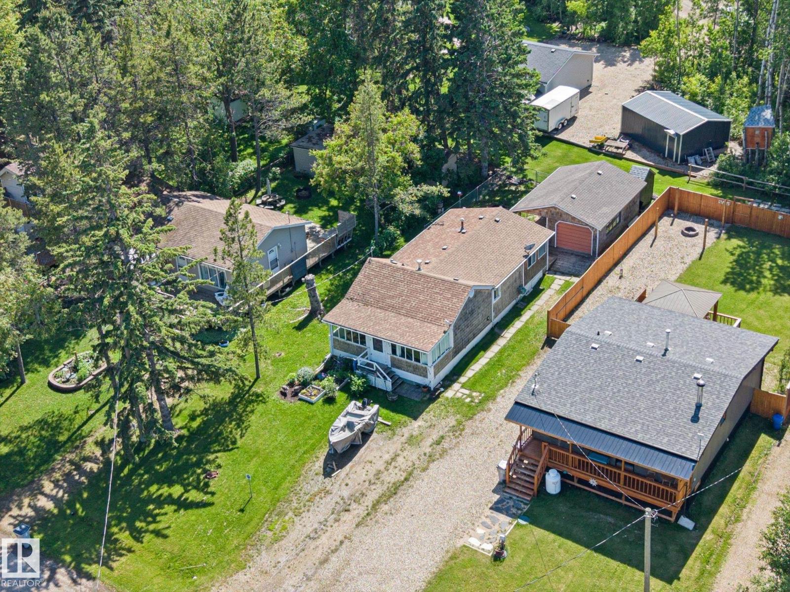 337 Crystal Springs, Rural Wetaskiwin County, Alberta  T0C 2V0 - Photo 3 - E4495297