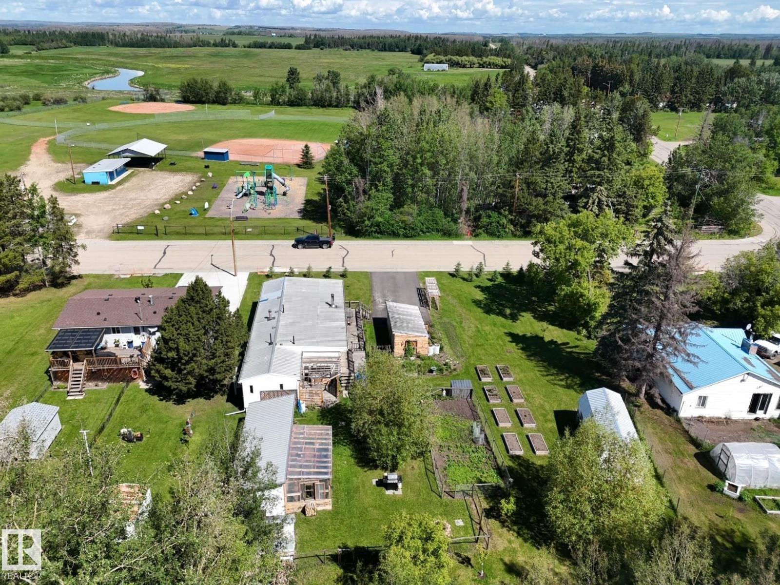 4707 54 Av, Wildwood, Alberta  T0E 2M0 - Photo 2 - E4495473