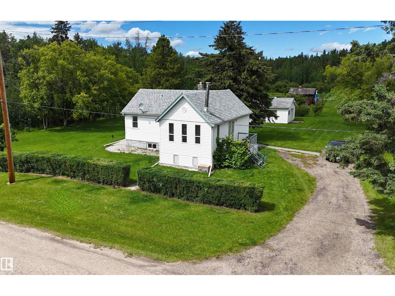 4712 54 Av, Wabamun, Alberta T0E 0K0 - Photo 1 - E4497245