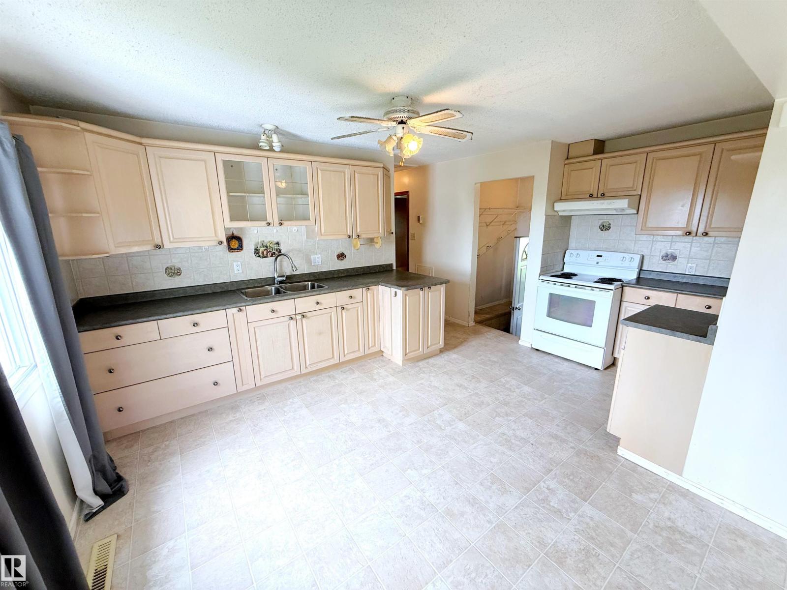 4712 54 Av, Wabamun, Alberta T0E 0K0 - Photo 3 - E4497245