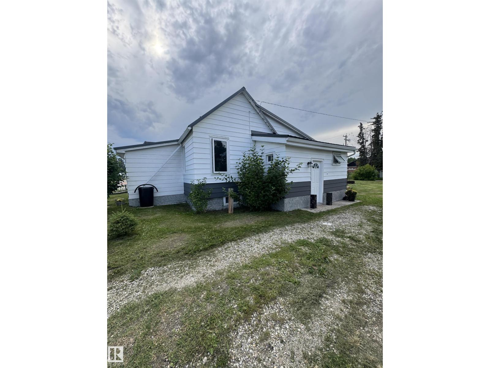 4912 49 Av, Onoway, Alberta  T0E 1V0 - Photo 6 - E4498343