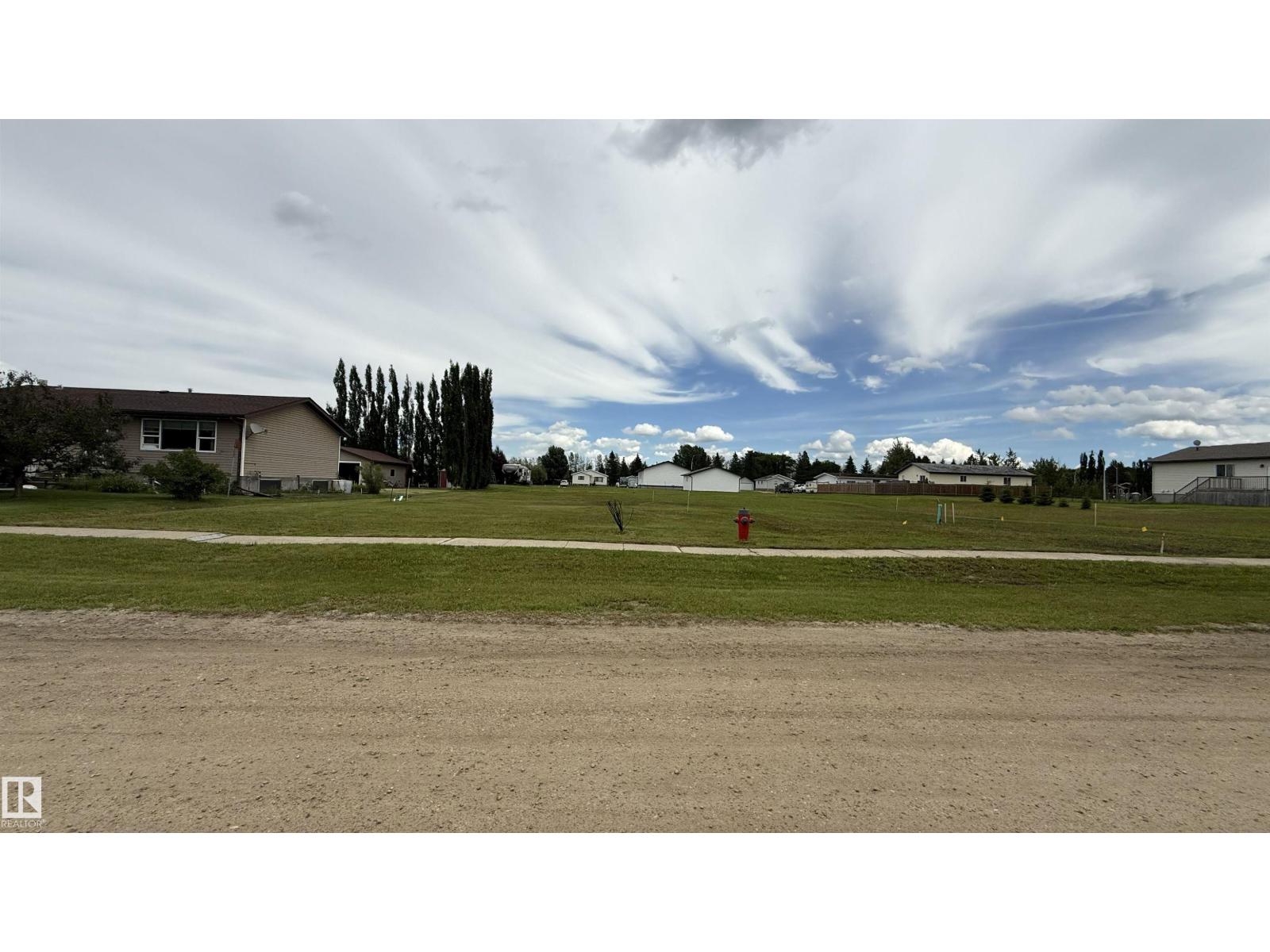 25 Woodbend, Warburg, Alberta T0C 2T0 - Photo 1 - E4498696
