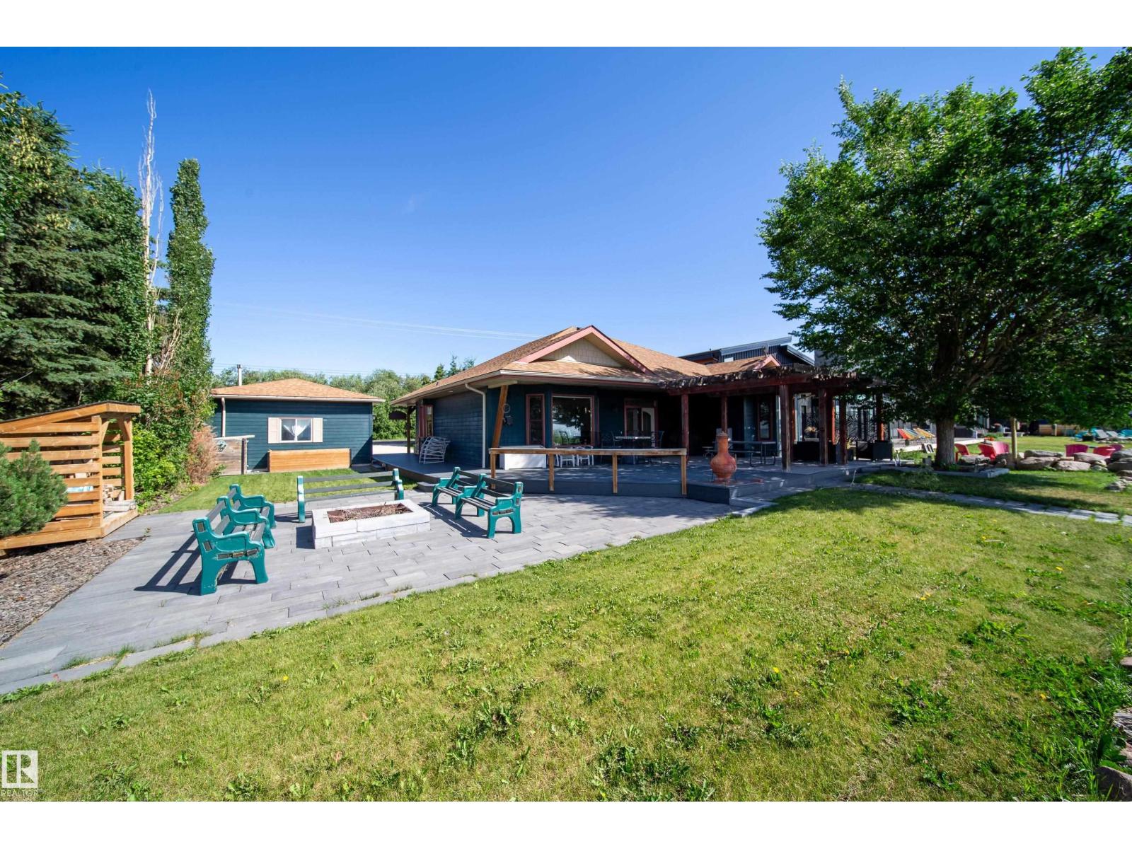 103 Argentia Beach, Rural Wetaskiwin County, Alberta T0C 2C0 - Photo 1 - E4498777
