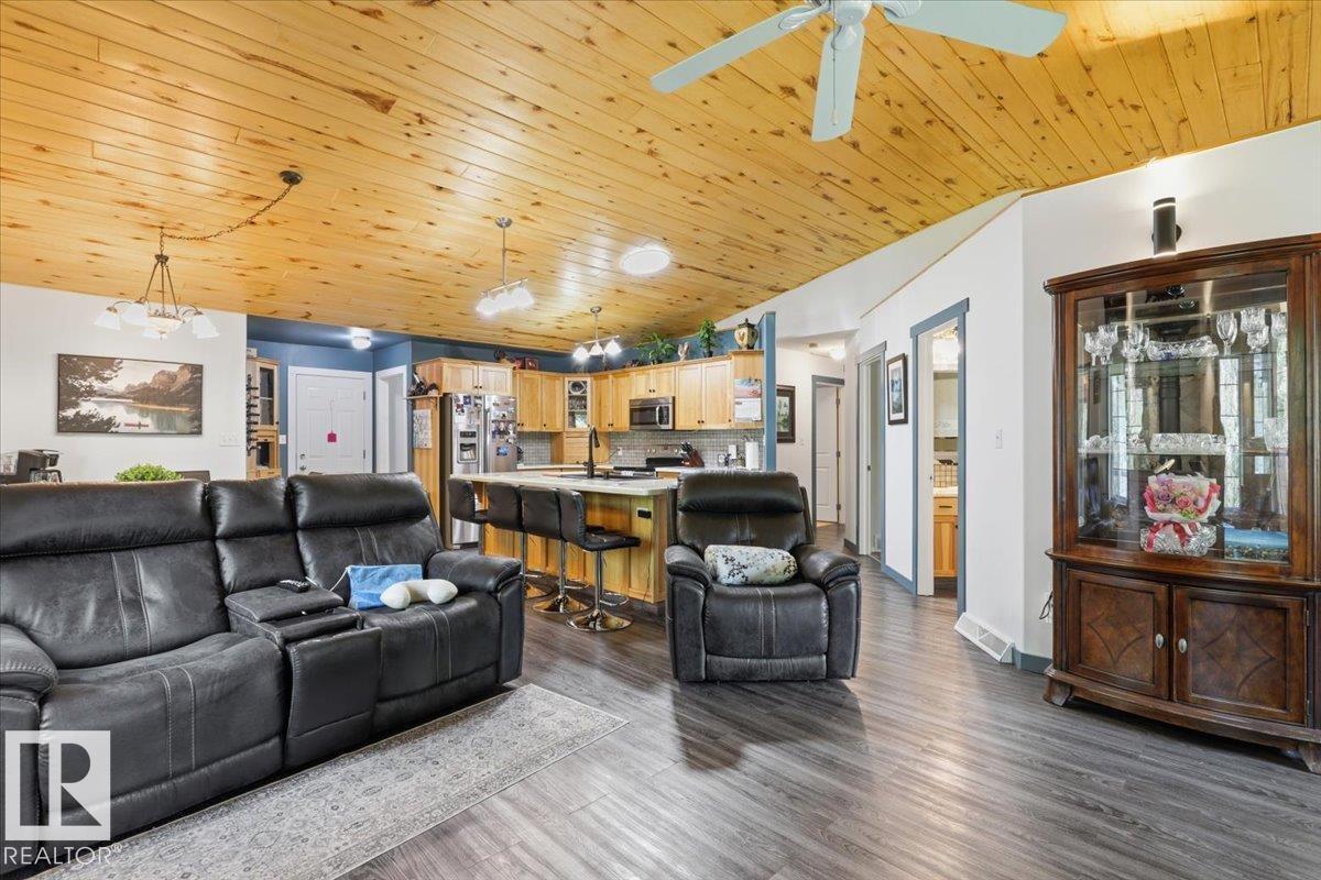 5502 39 St, Rural Wetaskiwin County, Alberta T0C 2C0 - Photo 4 - E4499489