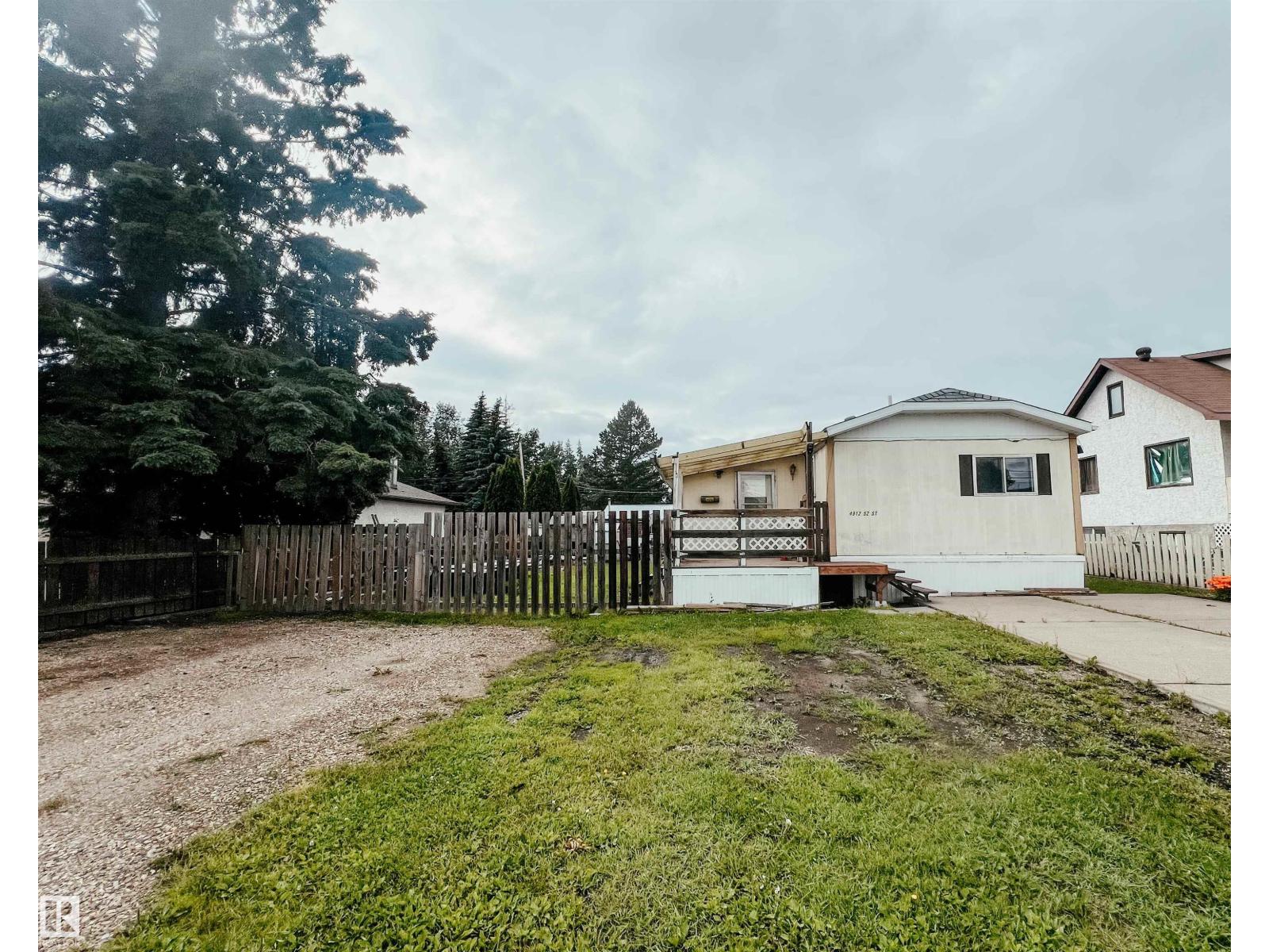 4912 52 St, Entwistle, Alberta T0E 0S0 - Photo 1 - E4499856