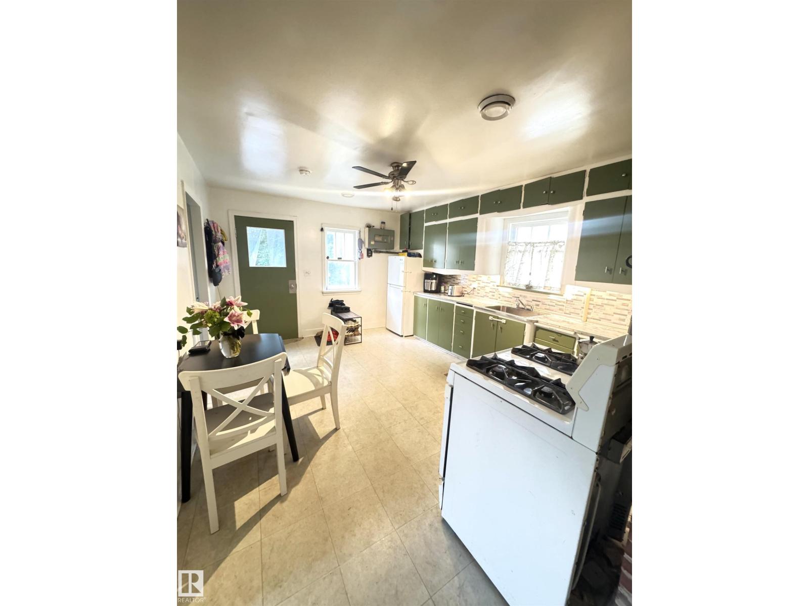 5019 48 Av, Onoway, Alberta  T0E 1V0 - Photo 13 - E4500064