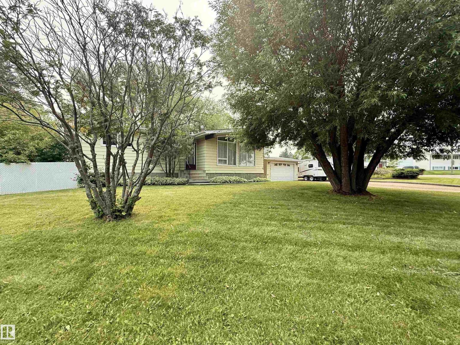 4705 43a St, Drayton Valley, Alberta T7A 1H1 - Photo 1 - E4500624