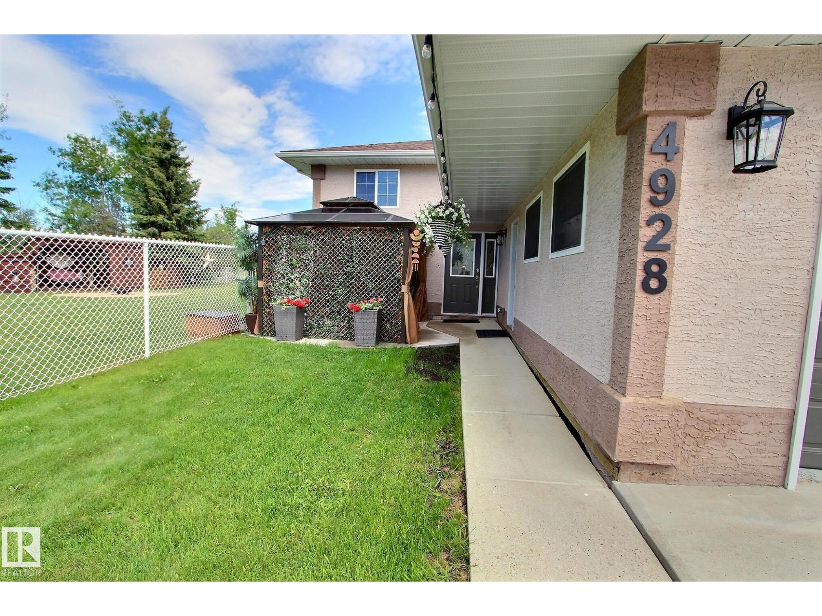 4928 50a Av, Entwistle, Alberta T0E 0S0 - Photo 1 - E4500672