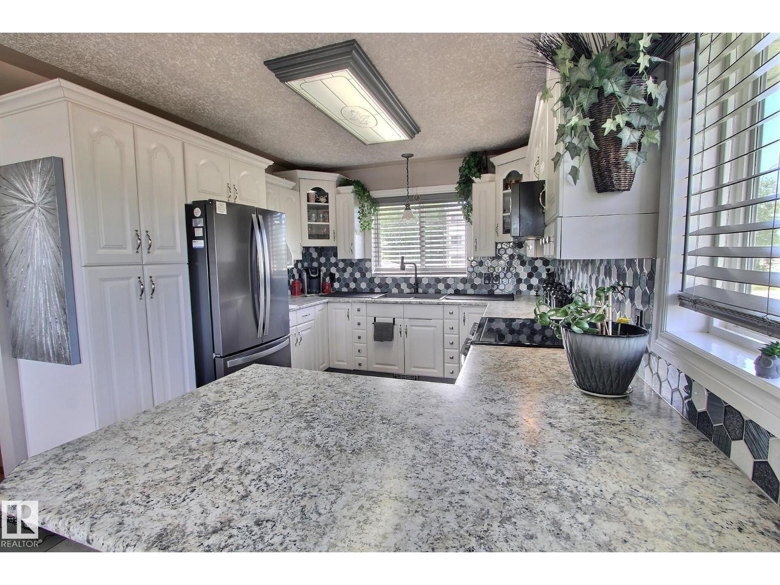 4928 50a Av, Entwistle, Alberta T0E 0S0 - Photo 4 - E4500672