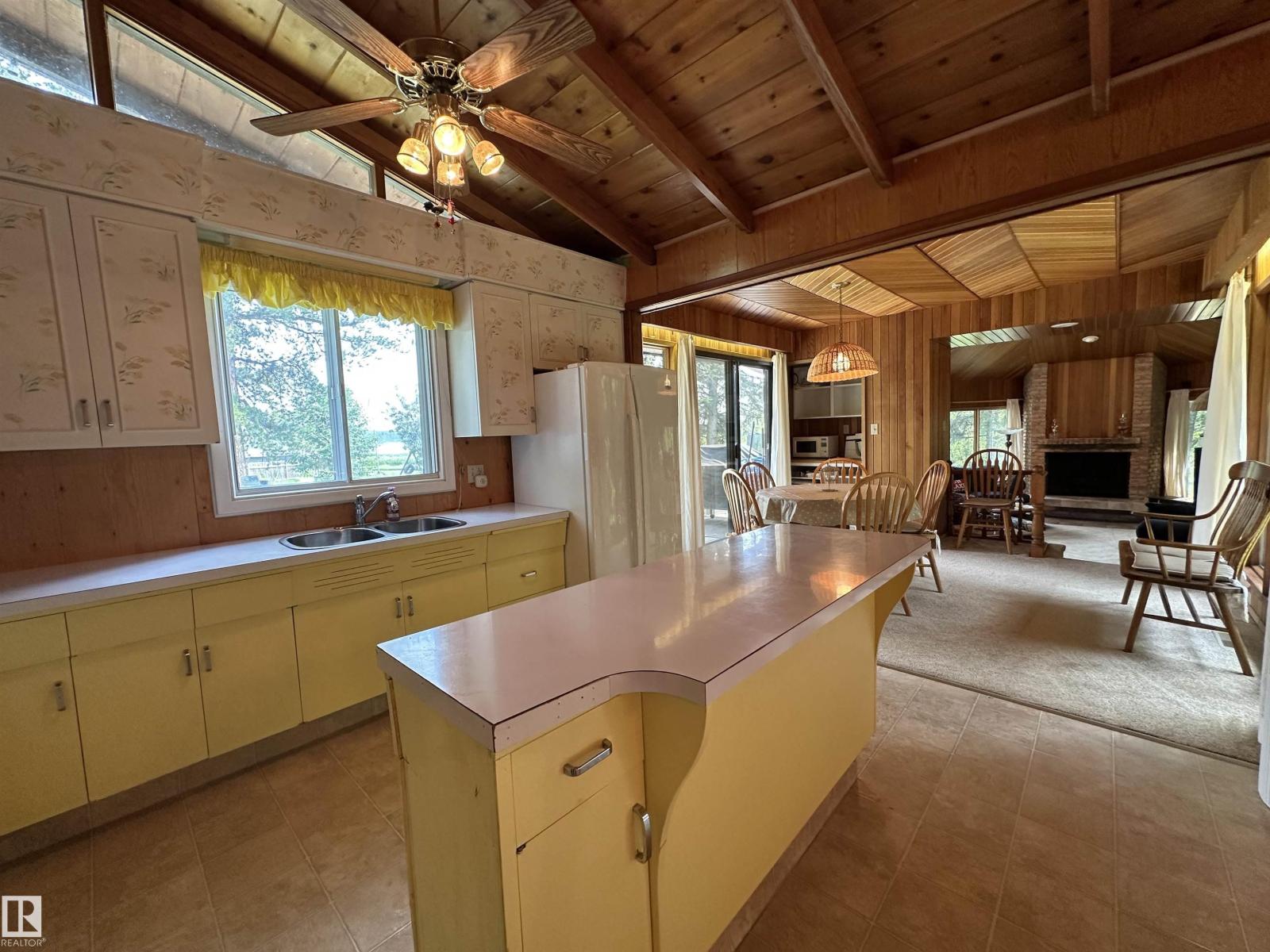 61 Lakeshore Dr, Rural Lac Ste. Anne County, Alberta  T0E 1V0 - Photo 10 - E4500928