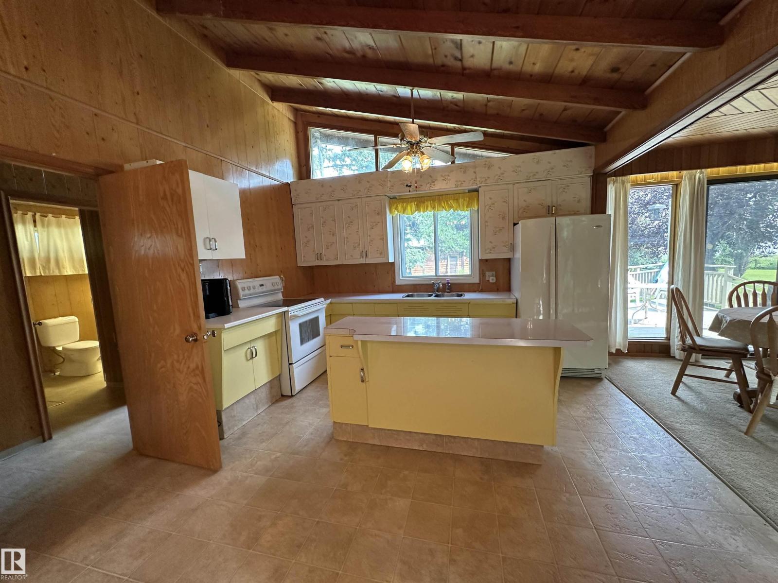 61 Lakeshore Dr, Rural Lac Ste. Anne County, Alberta  T0E 1V0 - Photo 14 - E4500928