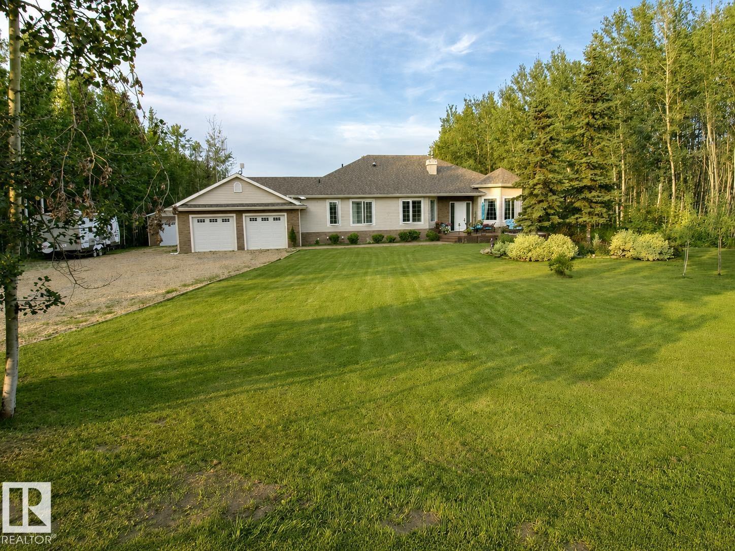 16 Crystal Keys Cr, Rural Wetaskiwin County, Alberta T0C 2V0 - Photo 2 - E4501832
