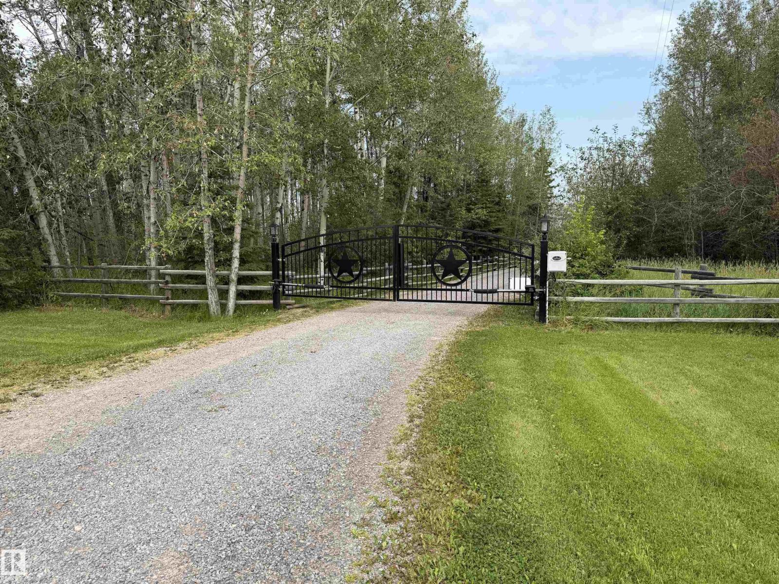 70037 Hwy 13, Rural Wetaskiwin County, Alberta T0C 0A0 - Photo 3 - E4501933
